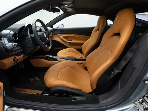 Used 2020 Ferrari F8 Tributo image 9