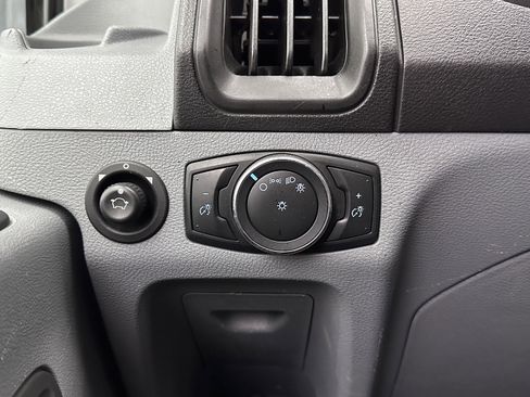 Used 2018 Ford Transit 350 XLT RWD image 13
