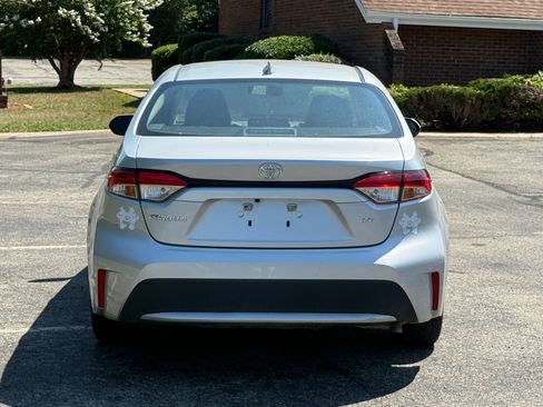 Used 2022 Toyota Corolla LE FWD image 5