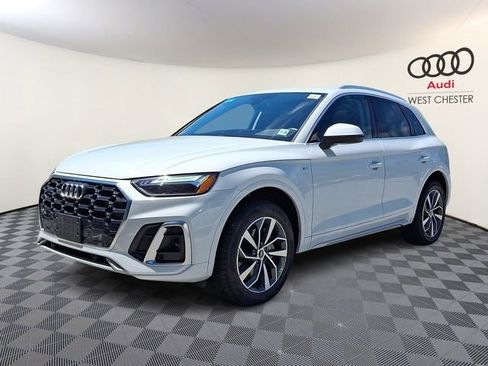 Used 2023 Audi Q5 2.0T Premium w/ Convenience Package AWD/4WD image 3