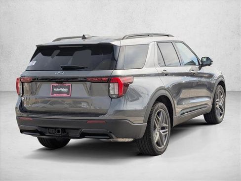 New 2026 Ford Explorer ST-Line RWD image 2