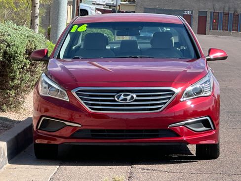 Used 2016 Hyundai Sonata SE image 2
