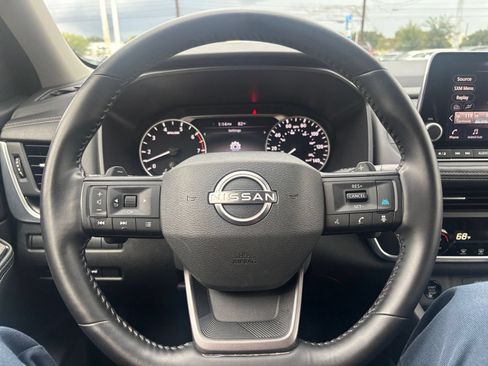 Used 2025 Nissan Rogue SV AWD/4WD image 29