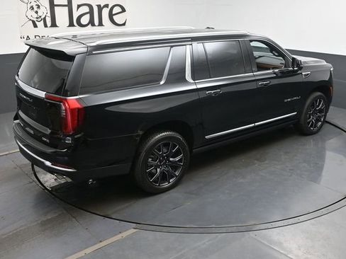 Used 2025 GMC Yukon XL Denali w/ Denali Reserve Package AWD/4WD image 42