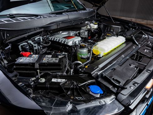 Used 2025 Ford F150 Raptor w/ Equipment Group 803A Raptor R image 41