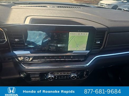 Used 2025 GMC Sierra 1500 SLT image 8