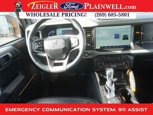 Used 2022 Ford Bronco Badlands image 12