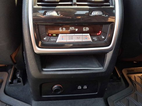 Used 2022 BMW X7 M50i AWD/4WD image 15