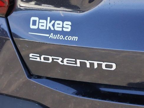 New 2025 Kia Sorento LX image 17