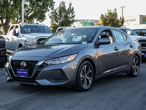 Used 2023 Nissan Sentra SV image 3