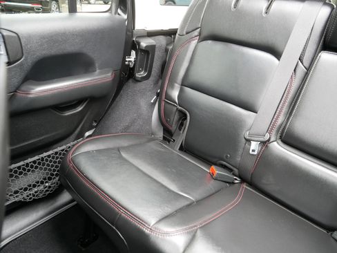 Used 2018 Jeep Wrangler Unlimited Rubicon AWD/4WD image 12