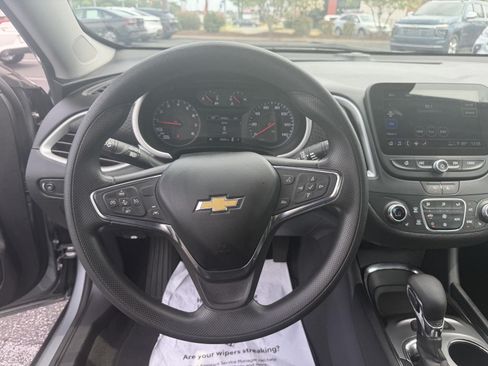 Used 2024 Chevrolet Malibu LT FWD image 17