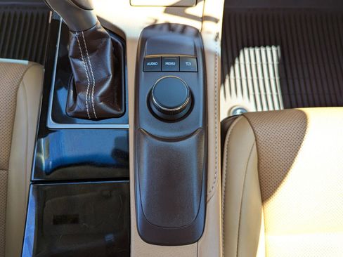 Used 2017 Lexus ES 350 w/ Premium Package FWD image 29