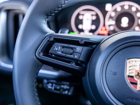 New 2026 Porsche Cayenne image 32