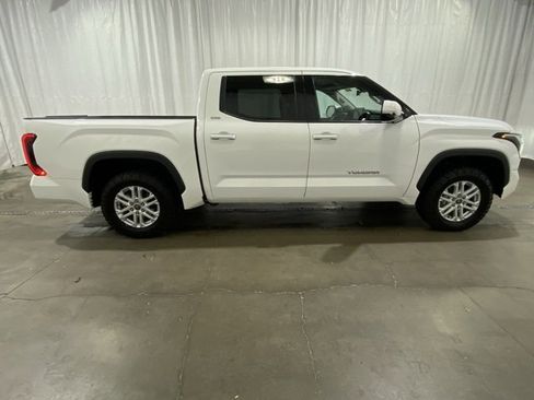 Used 2022 Toyota Tundra SR5 image 3