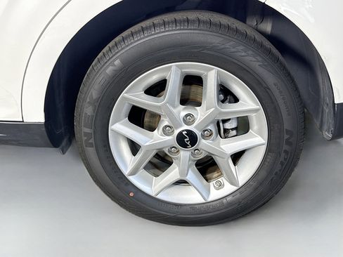 Used 2024 Kia Soul LX w/ Option Group 015 FWD image 36
