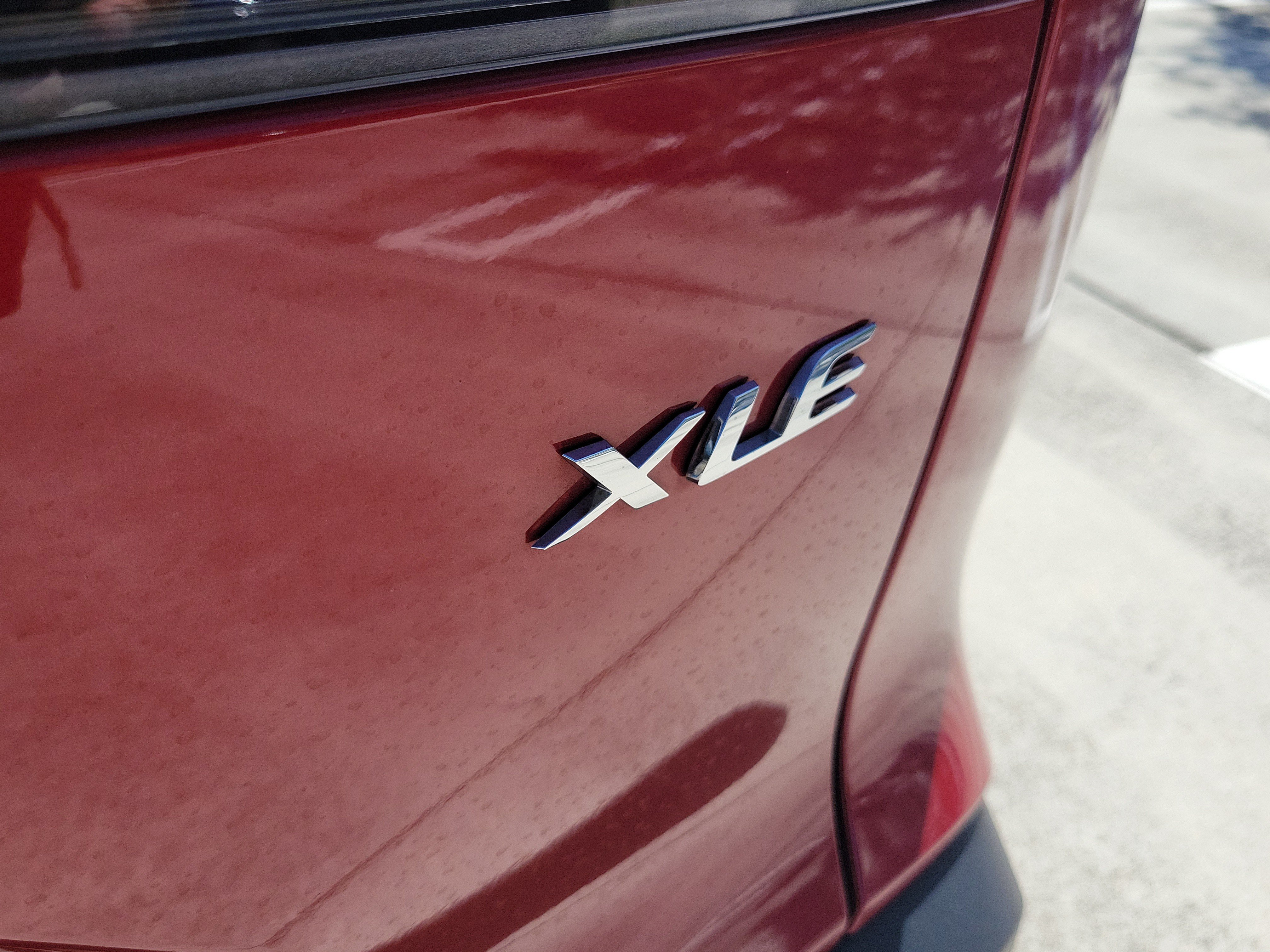 Used 2023 Toyota Corolla Cross XLE w/ Convenience Package FWD image 10