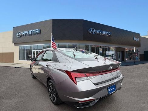 Certified 2023 Hyundai Elantra Limited w/ Cargo Package FWD image 4