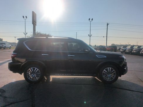 Used 2024 Nissan Armada SL w/ Captain's Chairs Package AWD/4WD image 4