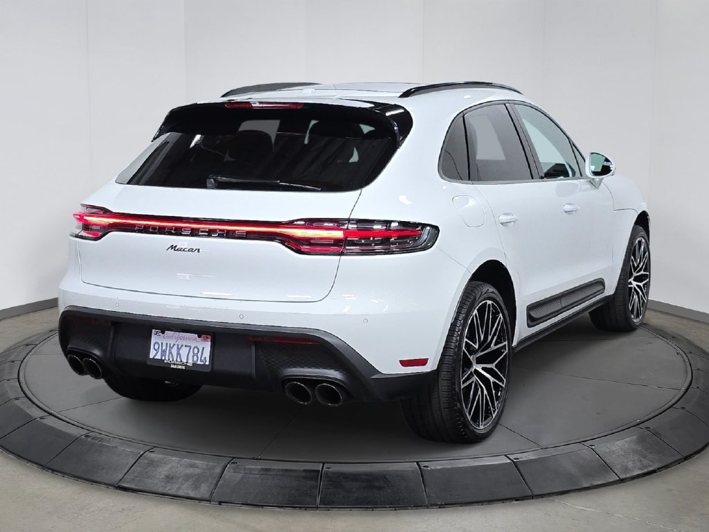 Certified 2026 Porsche Macan AWD/4WD image 7