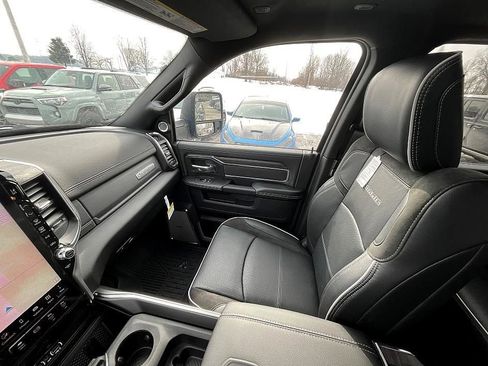 New 2026 RAM 2500 Laramie AWD/4WD image 33