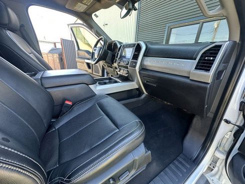 Used 2020 Ford F250 Lariat w/ Lariat Ultimate Package AWD/4WD image 17