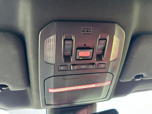 Used 2023 Toyota Highlander XSE FWD image 28