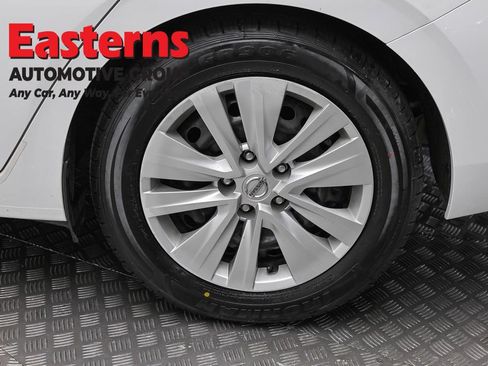 Used 2024 Nissan Sentra S FWD image 8