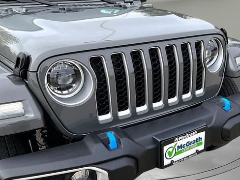 Used 2023 Jeep Wrangler Unlimited Sahara w/ Cold Weather Group AWD/4WD image 28