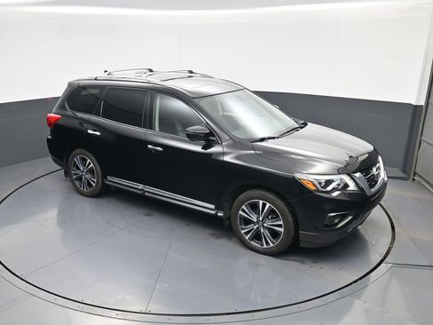 Used 2019 Nissan Pathfinder Platinum image 23