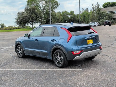 Certified 2024 Kia Niro EX w/ EX Cold Weather Package FWD image 3