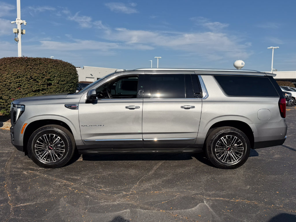 Certified 2026 GMC Yukon XL Elevation w/ Elevation Premium Package AWD/4WD image 6