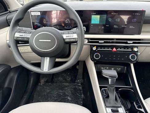 New 2026 Hyundai Tucson SEL image 18