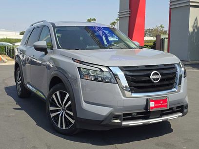Used 2025 Nissan Pathfinder Platinum