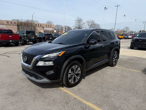 Used 2023 Nissan Rogue SV image 27