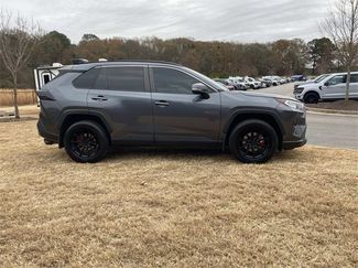 Used 2019 Toyota RAV4 XLE video 2