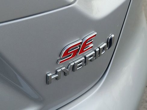 Used 2024 Toyota Corolla SE w/ SE Package image 8