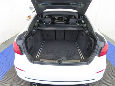 Used 2017 BMW 340i Gran Turismo xDrive image 12