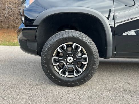 Used 2022 Chevrolet Silverado 1500 ZR2 w/ Technology Package image 7