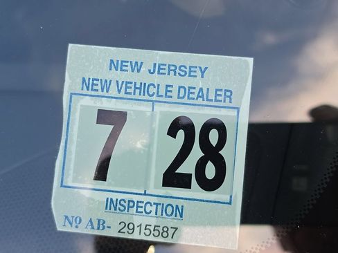 Used 2023 Chevrolet Traverse LT w/ LPO, Floor Liner Package AWD/4WD image 40