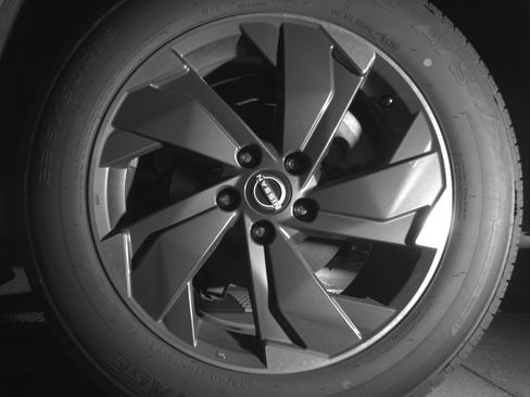 Used 2025 Nissan Rogue SV image 14