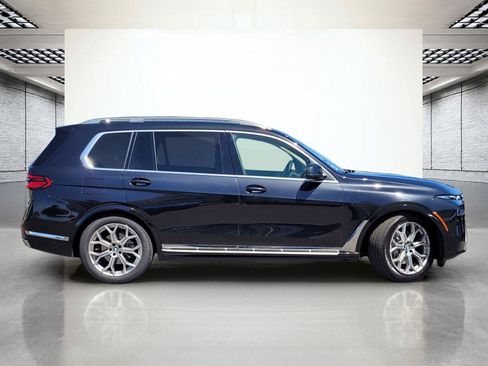 Used 2025 BMW X7 xDrive40i AWD/4WD image 6