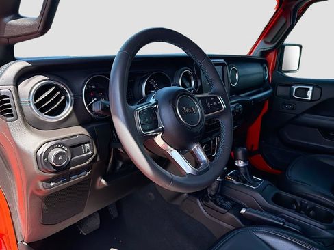 Used 2023 Jeep Wrangler Unlimited Rubicon 4xe AWD/4WD image 9