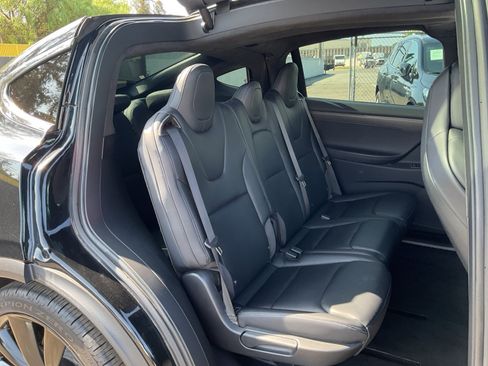 Used 2018 Tesla Model X 75D AWD/4WD image 19