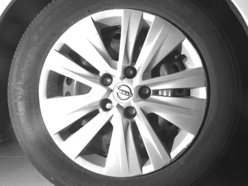Used 2025 Nissan Sentra S FWD image 13