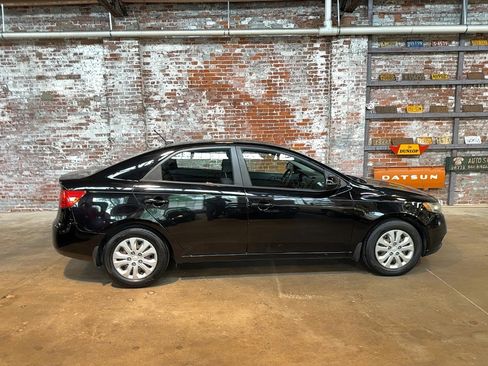 Used 2012 Kia Forte EX w/ Fuel Economy Pkg FWD image 2