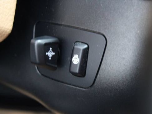 Used 2015 BMW 750Li xDrive AWD/4WD image 26