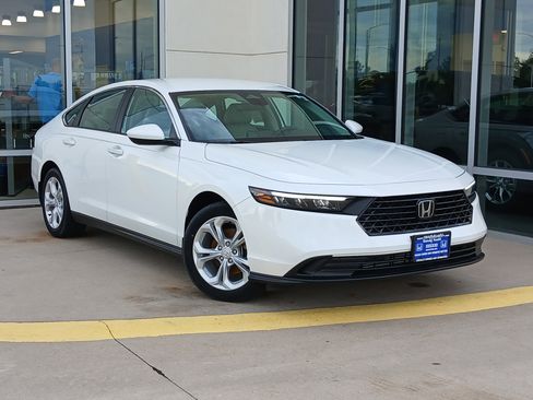 Used 2024 Honda Accord LX image 2