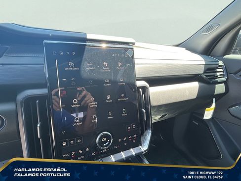 New 2026 GMC Acadia AT4 w/ Luxury Package AWD/4WD image 15