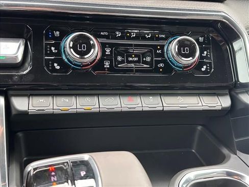 New 2026 GMC Sierra 1500 Denali w/ Denali Reserve Package AWD/4WD image 34